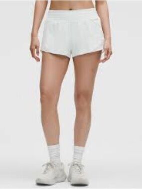 lululemon athletica Light Grey Hottie Hot Shorts 2.5”